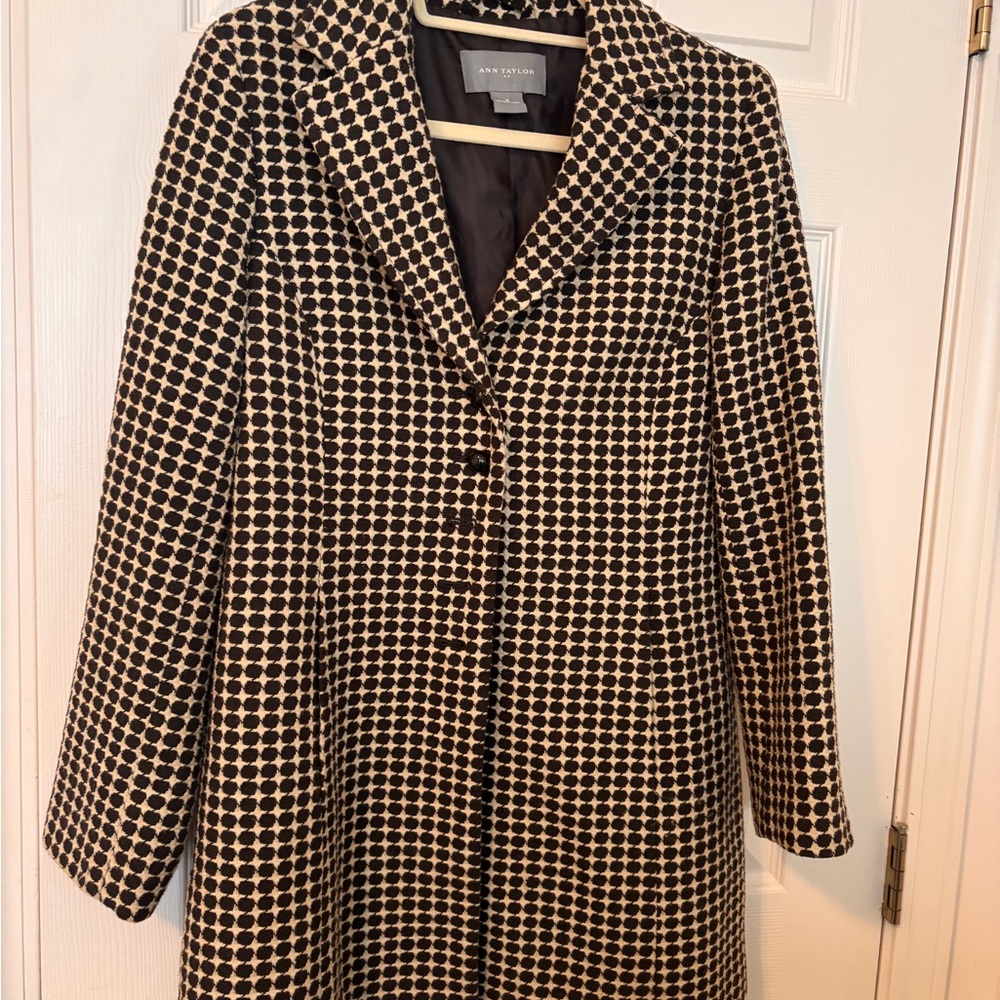 Ann Taylor Black and White Polka Dot Coat Size 8 CUTE!